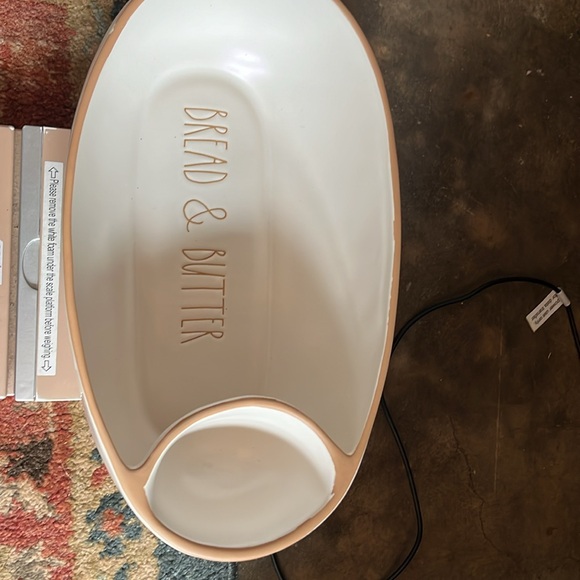 RAE DUNN BREAD 🍞 AND BUTTER DIVIDED SERVING DISH WHITE & tan NWT - Picture 4 of 8